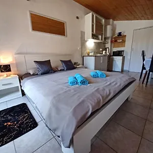 https://pampas.in-istria.net